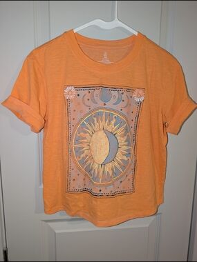 2/15$ 💓 NWOT NOBO T-shirt